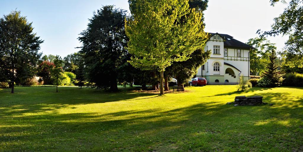 Pension Habermannova Vila Bludov  ภายนอก รูปภาพ