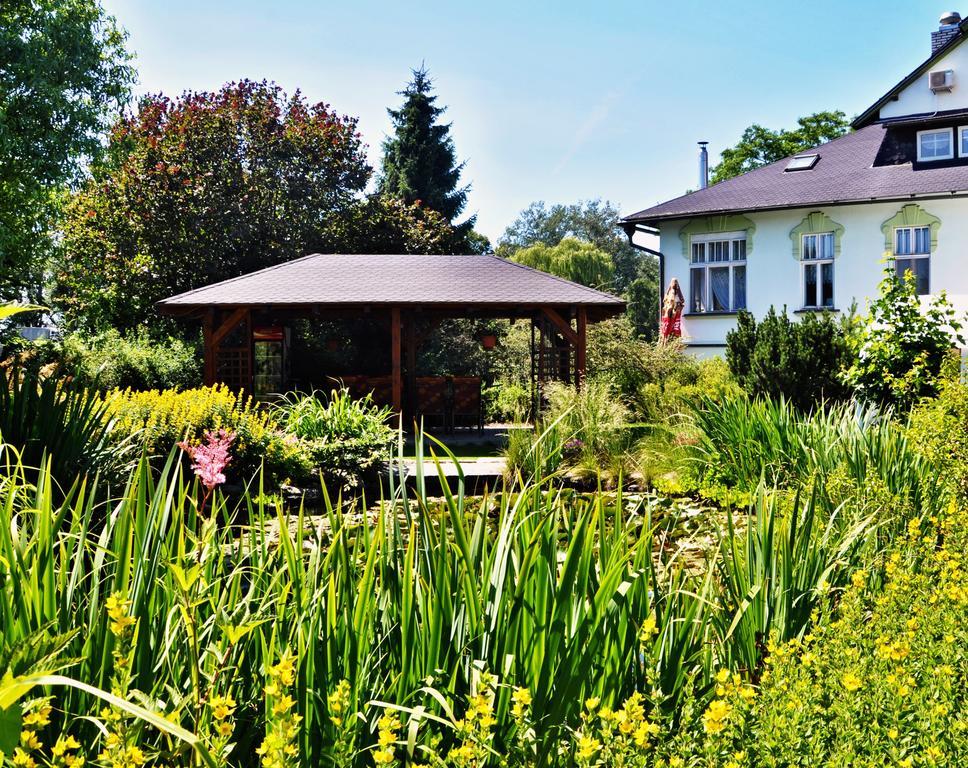 Pension Habermannova Vila Bludov  ภายนอก รูปภาพ