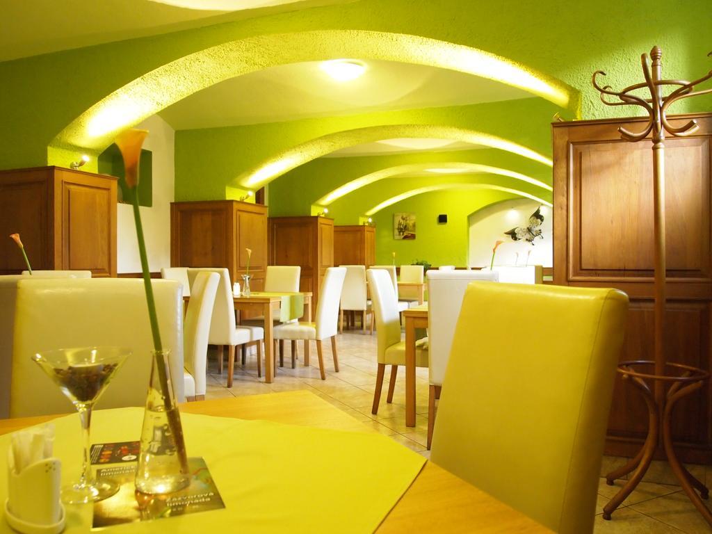 Pension Habermannova Vila Bludov  ภายนอก รูปภาพ