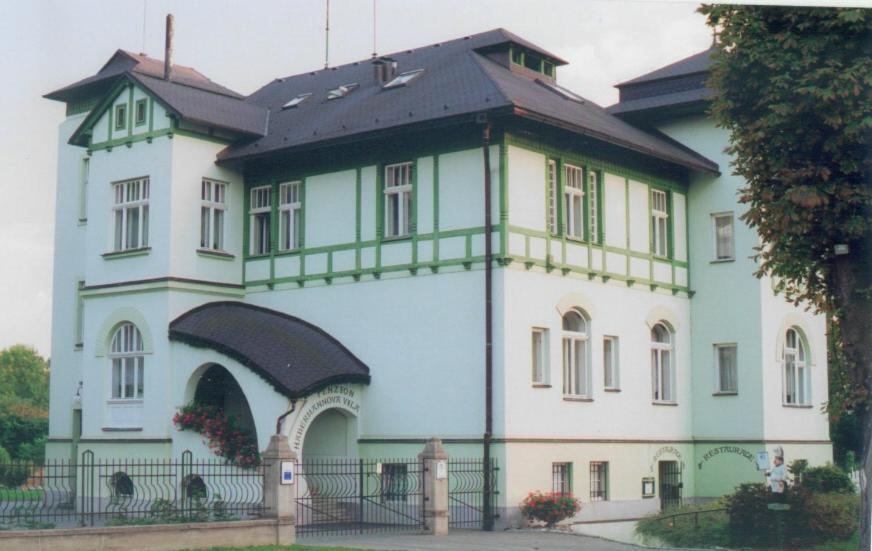 Pension Habermannova Vila Bludov  ภายนอก รูปภาพ